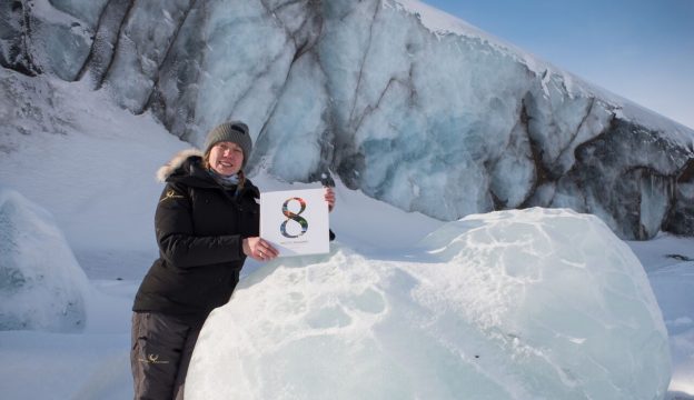 8 Arctic Seasons kirja, kuvassa Liisa Kokkarinen