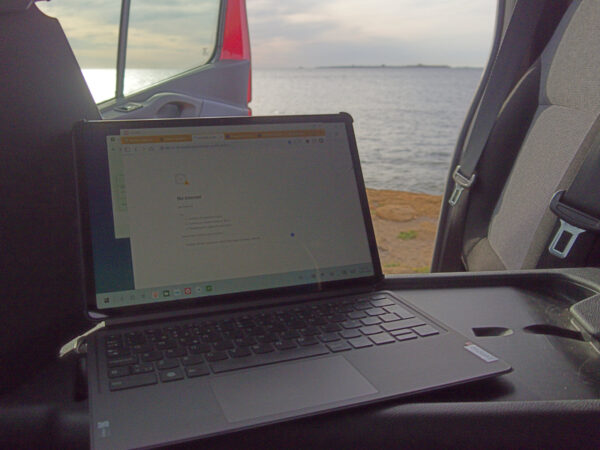 Testi: näppäimistöllä varustettu tablet kirjoittajan työvälineenä