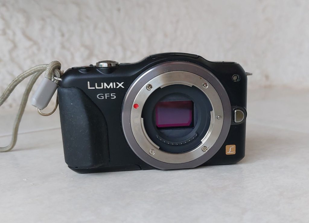 panasonic lumix gf5 mirrorless kamera ilman linssiä.